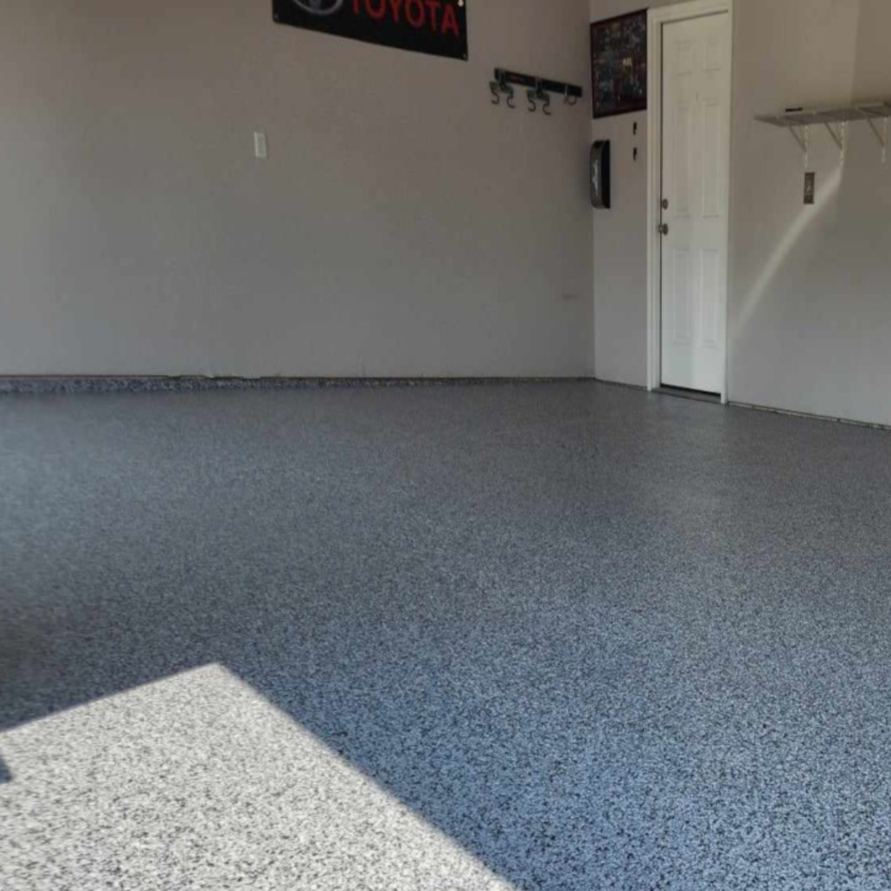Epoxy garage floor coating Holts Summit Missouri blue gray flake